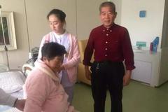 67岁孕妇生下女娃，奶水不足只能吃奶粉，网友：孩子也遭罪