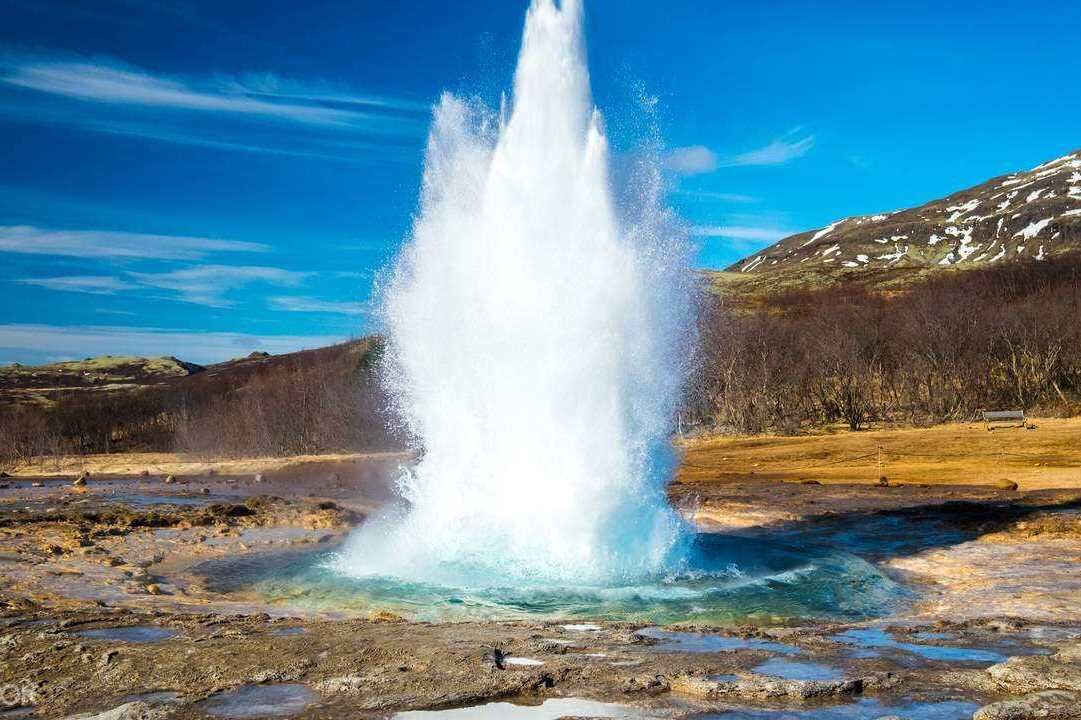 冰岛旅游你会用一天时间打卡黄金圈吗？不是购物是看40米高间歇泉