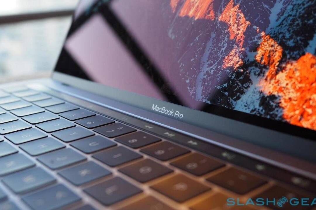 16 英寸 MacBook Pro 独家功能：屏幕刷新率可调