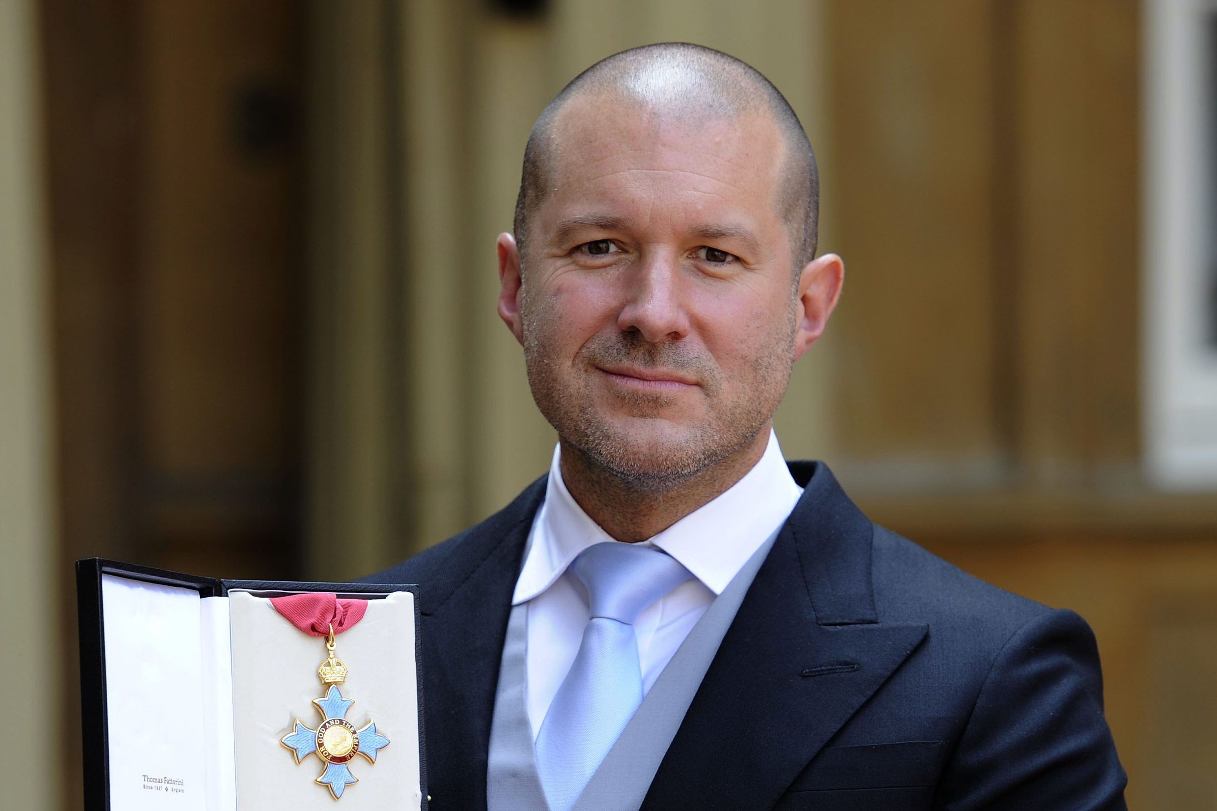 苹果前首席设计师 Jony Ive 设计的钻戒曝光