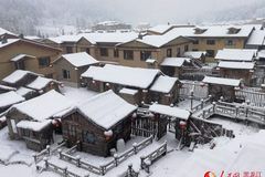 中国雪乡“喜迎”大到暴雪 近期有望正式开园