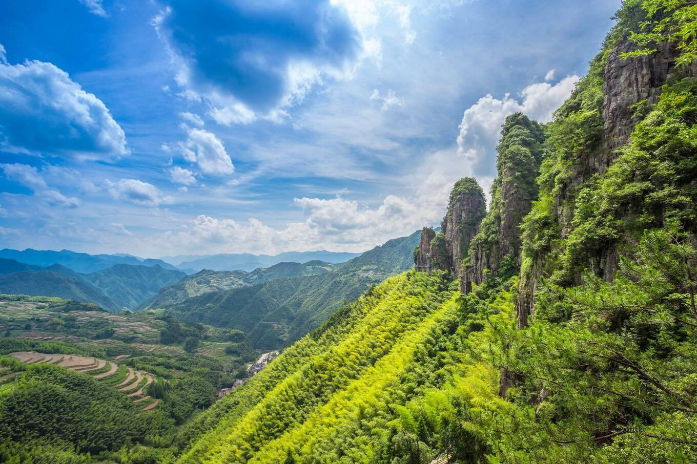 浙江一个不显眼的小县城，生态环境好，景色令人叫绝！