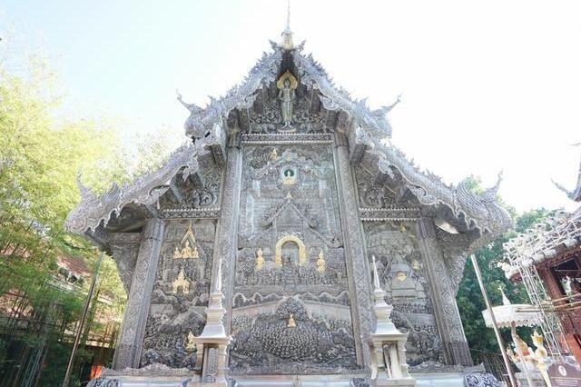 泰国这座寺庙，通体都是银白色，门票12元却不许女性进入