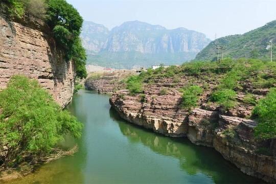 河南一处非常漂亮的县城，占云台山一半风景，还有高铁直达