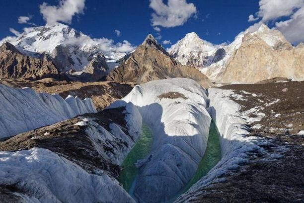 世界10大最高的山峰，你知道有几座？最后一座则是人类首次登顶