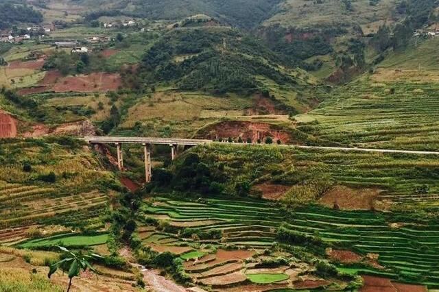 云南最具旅游价值的千年古村落，曾因火腿一夜成名，自然淳朴