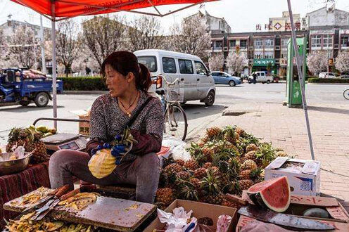 摆摊赚钱吗？真的可以月入过万吗？