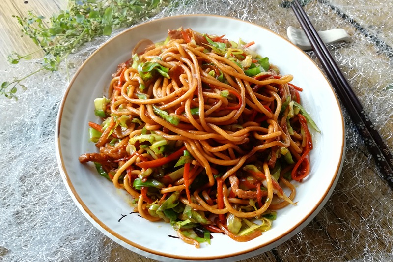 用面条做早餐，这个做法很受欢迎，口味鲜美，让你吃饱吃好