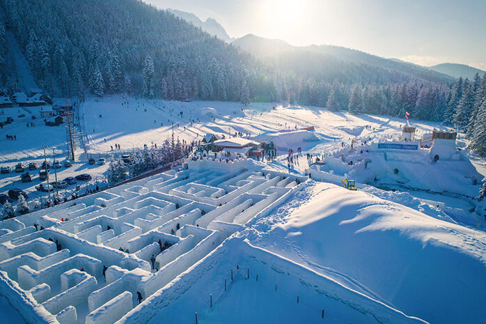 冬季出境游推荐！打卡全球最大雪地迷宫，美得宛如置身童话