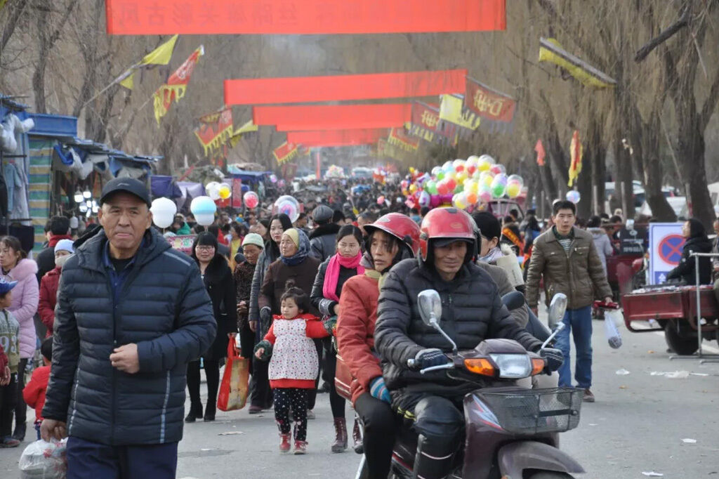 中国西北最古老的盛会，每逢岁末寒冬开启，游人络绎不绝！