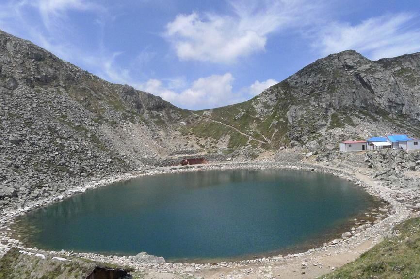 驴友凌晨太白山水源地野泳引众怒 官方：“已列入旅游黑名单”