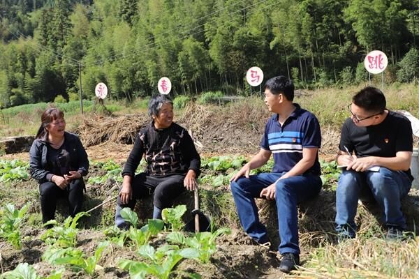 时刻把群众放在心坎上——纪检监察干部讲述主题教育收获