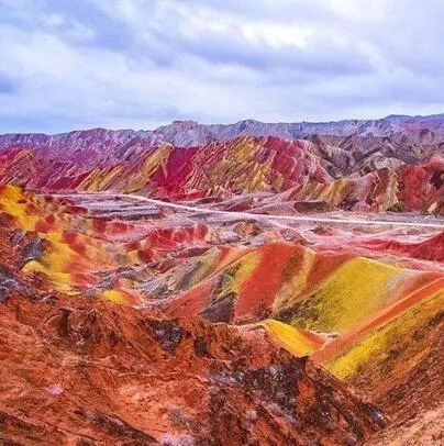 又一个被低估的绝美旅行地！惊人奇观，西北大地上的彩虹！