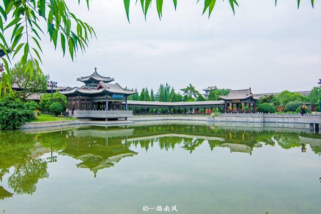 北方最冷门的古都，寺庙造得像皇宫，就在山西！