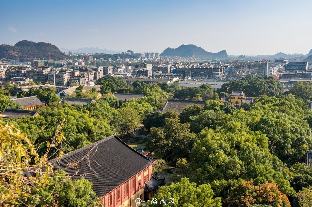 桂林山水甲天下，原来就写在广西这座山上，门票近百元！