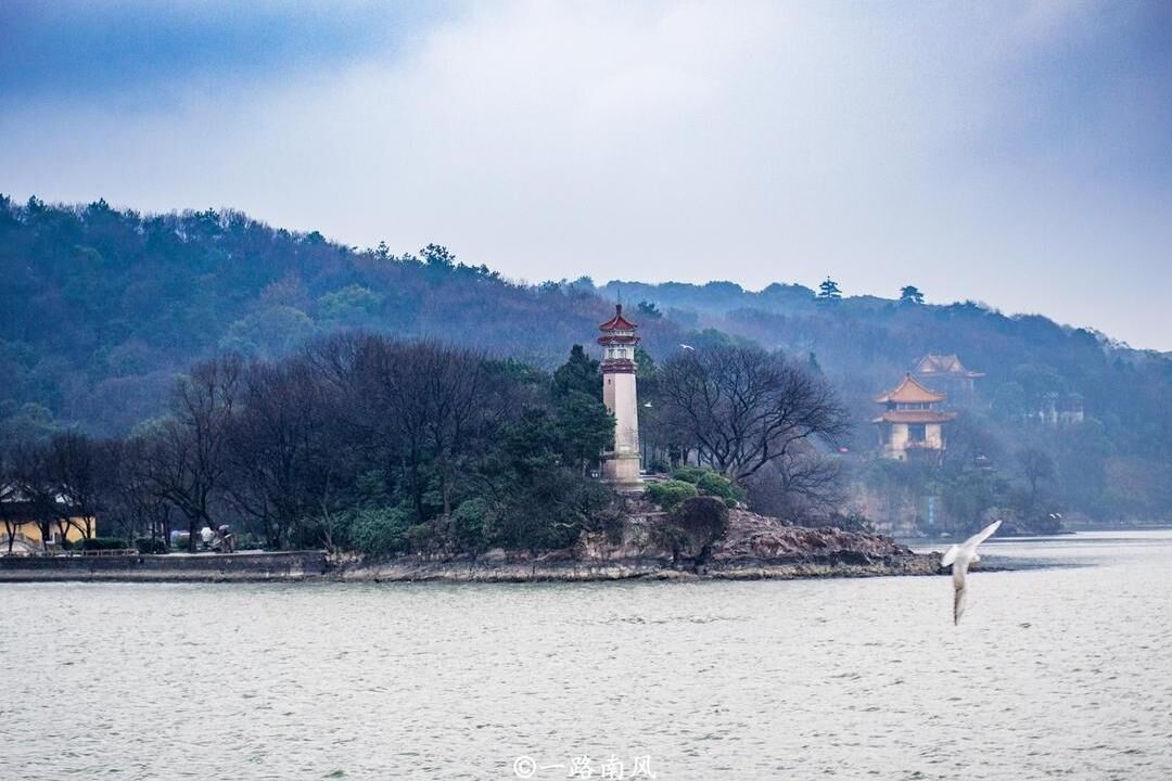 江苏排名前三的景区，景色堪比杭州西湖，名字看十遍也不会写！