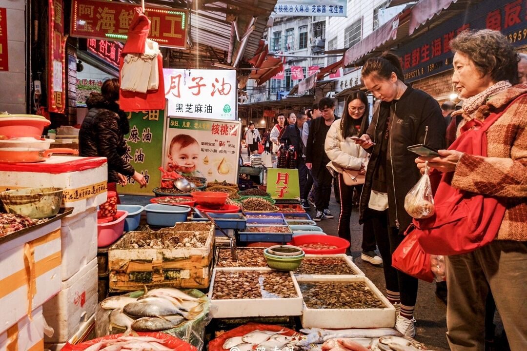 厦门这个菜市场很普通，却成为旅游胜地，谢霆锋和潘玮柏都来过！