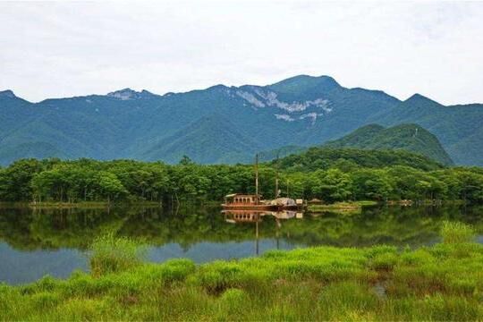 位于湖北的一座山峰，景色不输于华山，但知道的人很少