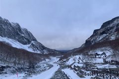 海外华媒走进长白山  感受粉雪魅力与美丽