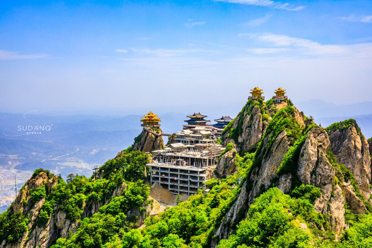 河南名气最大的一座山，“太上老君”在此归隐，游人纷纷来朝拜