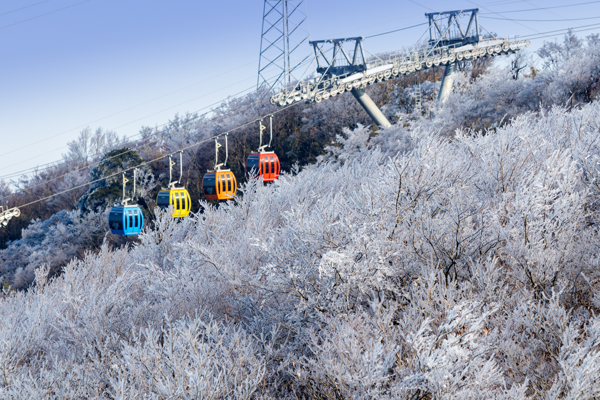 一组数据看懂浙江15个滑雪场，哪家最值得一去！杭州边的安吉云上亮了