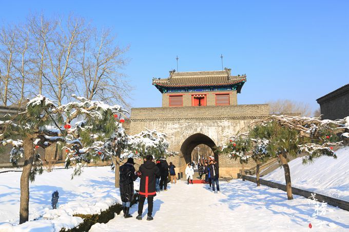 新年打卡秦皇岛，带你感受冬季的老龙头，喜欢冰雪的游客别错过