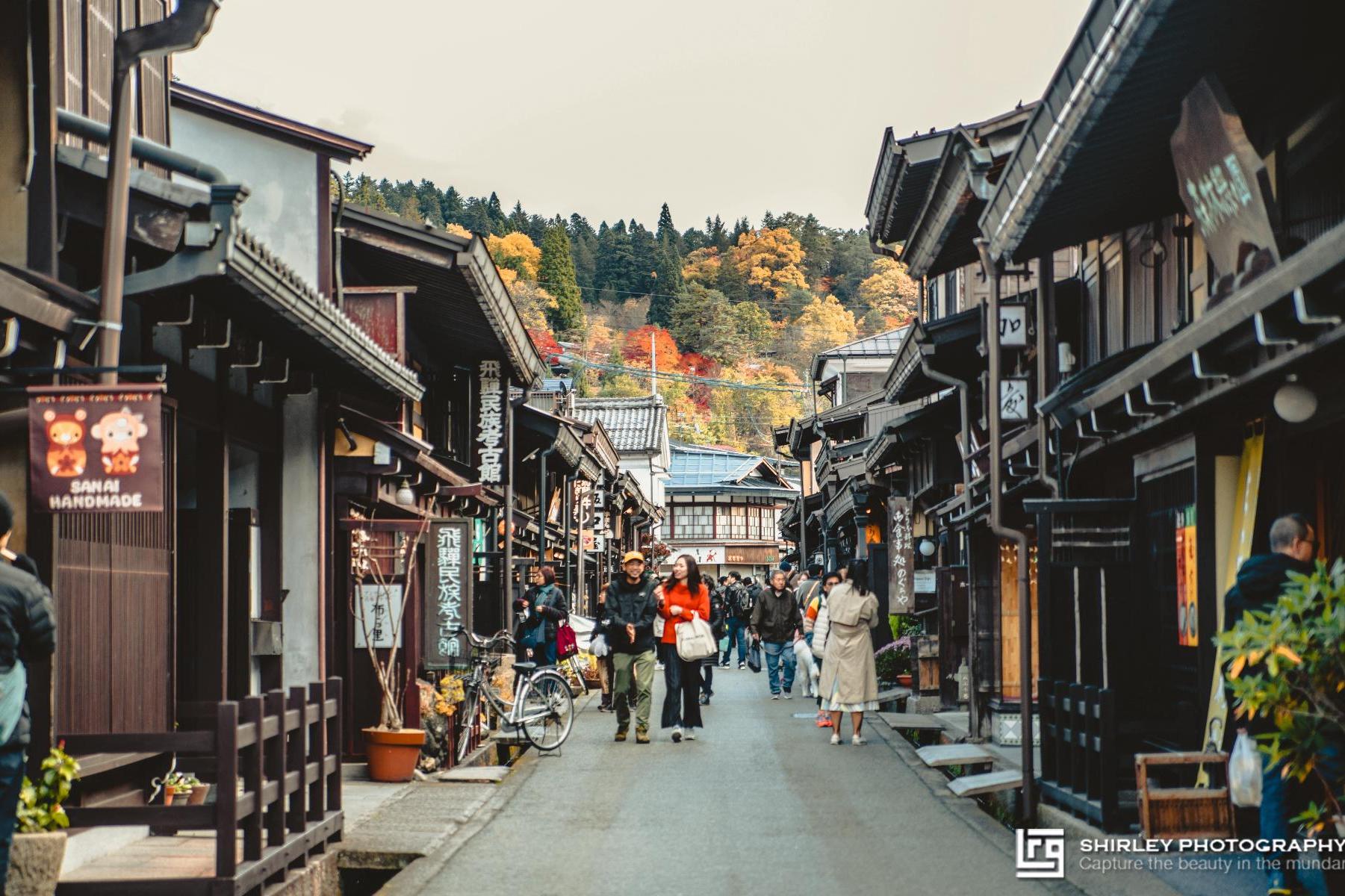 隐于深山的日本小京都，中国人很爱带父母孩子来玩，春节一房难求