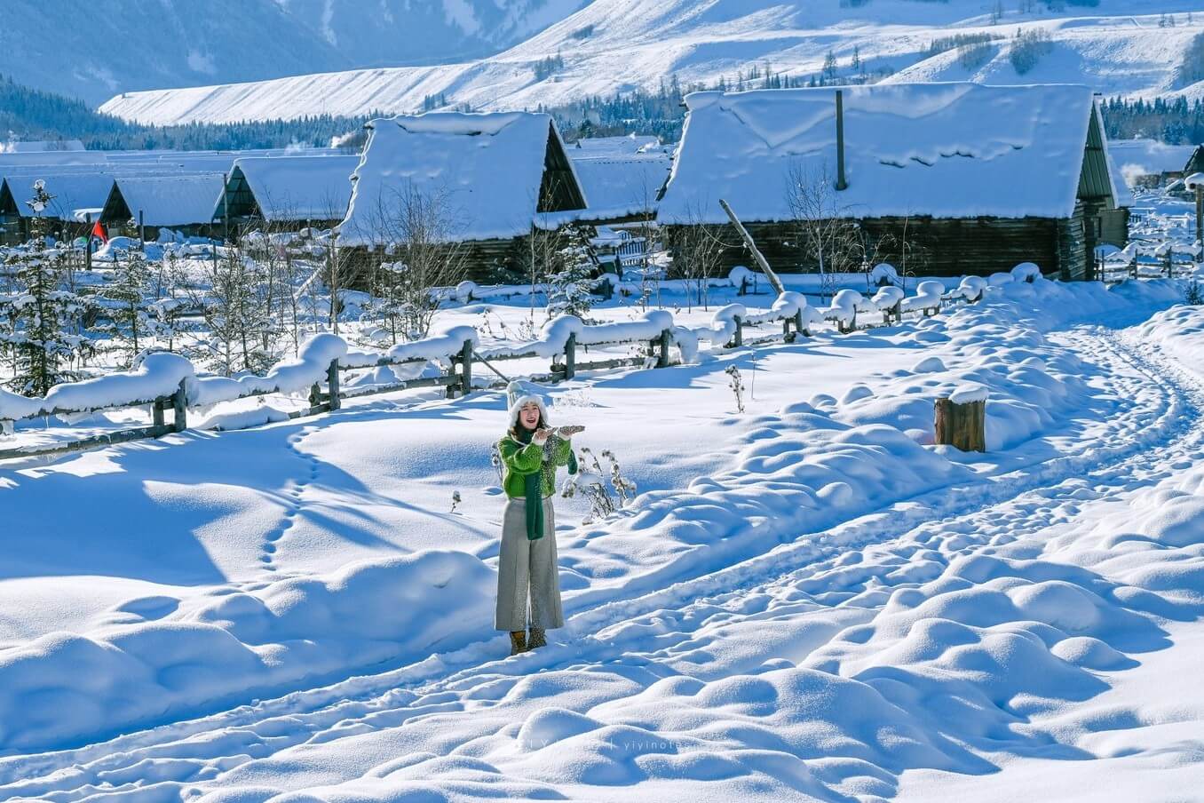 冬天不要去雪乡了，新疆的这座村庄人少景美，物价更便宜！