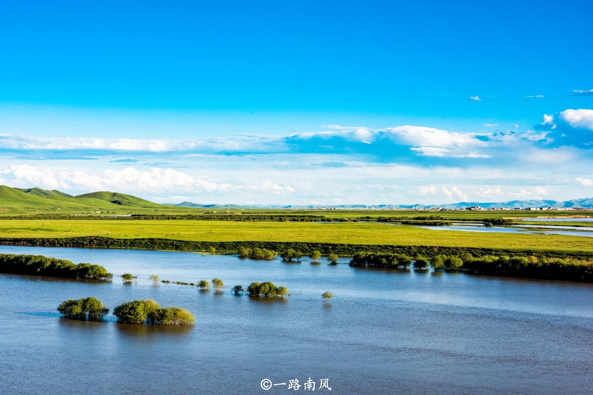 天下黄河九十九道湾，最美的一湾在四川，这里的河水清澈如明镜