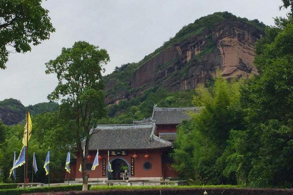 中国唯一金山景区竟然在河北藏着，虎山山林如海，淘金底蕴深厚