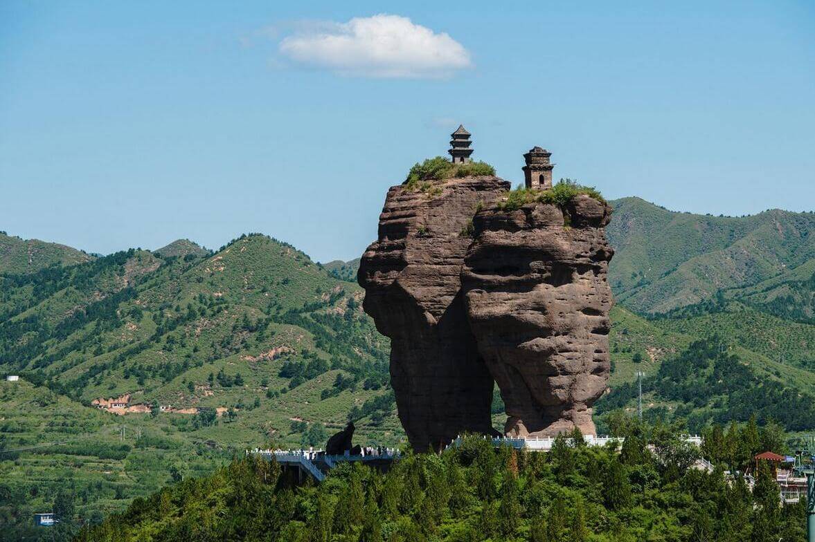 中国最神秘的建筑，河北未解之谜，千年古塔如何建在两块巨石之上