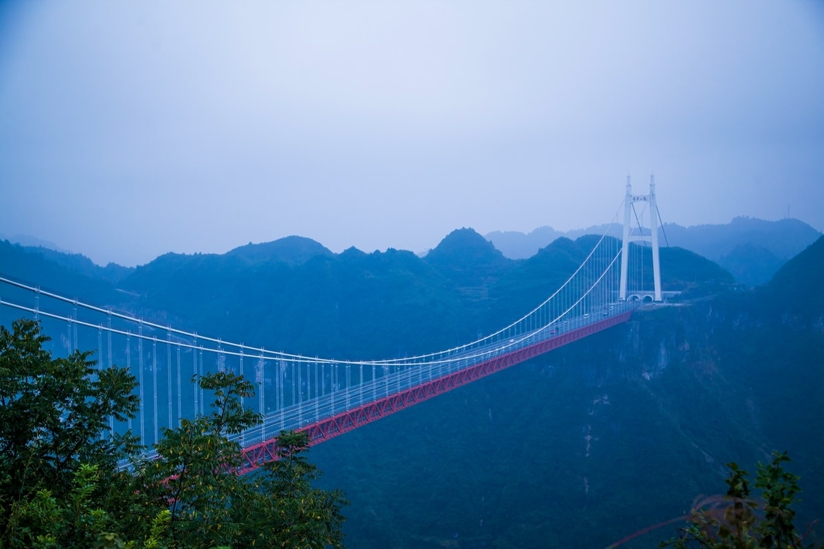 震撼！湖南矮寨大桥，高崖深谷中的天梯，世界十大非去不可新地标