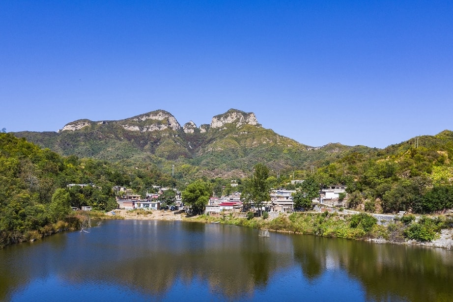 太行山未被打扰的隐世古村，绿树环绕，古朴灵秀，美得遗世而独立