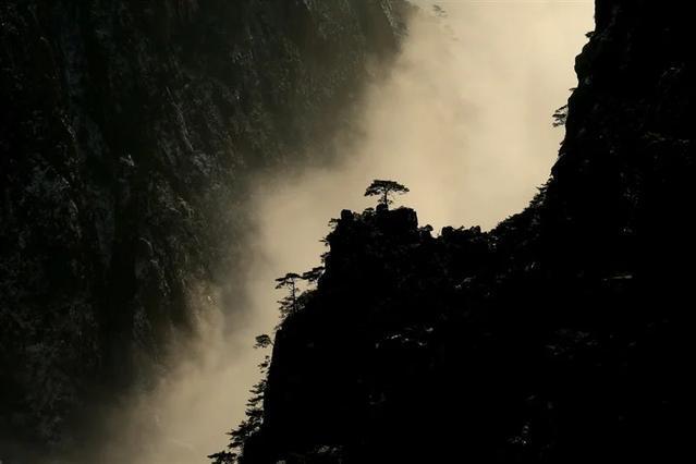 徐霞客：登黄山，天下无山！那我们的一生究竟该几次上黄山？