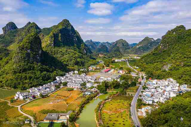 南宁小都百，从一个贫困县发展到旅游新农村，一起看看现在怎样