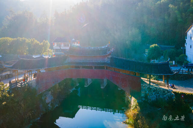 浙江最后一个县通高速后，多个神秘的地方成了网红景点