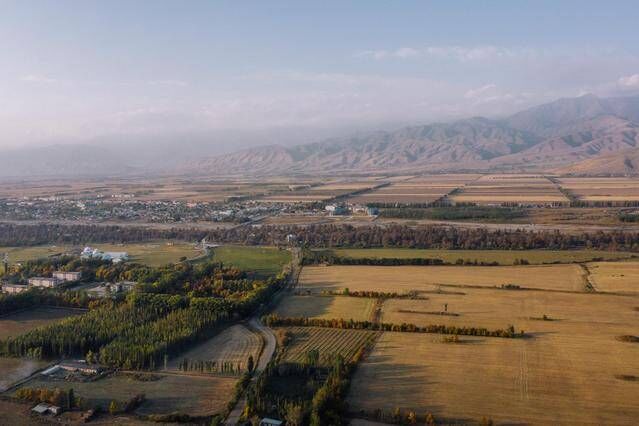 说什么也不能错过那拉提的秋天，景色震撼无比